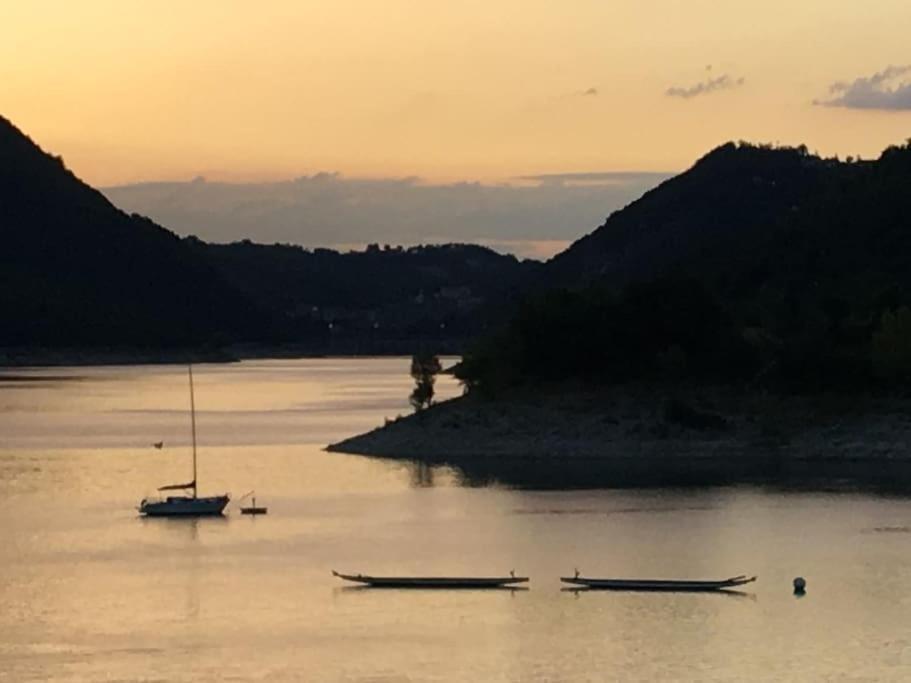 Casa Sul Lago Nonna Gio' Lejlighed Colle di Tora Eksteriør billede