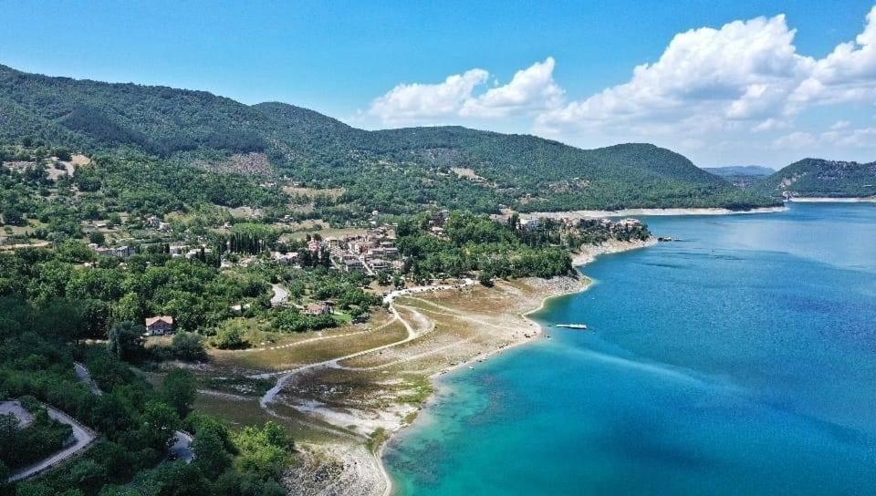 Casa Sul Lago Nonna Gio' Lejlighed Colle di Tora Eksteriør billede