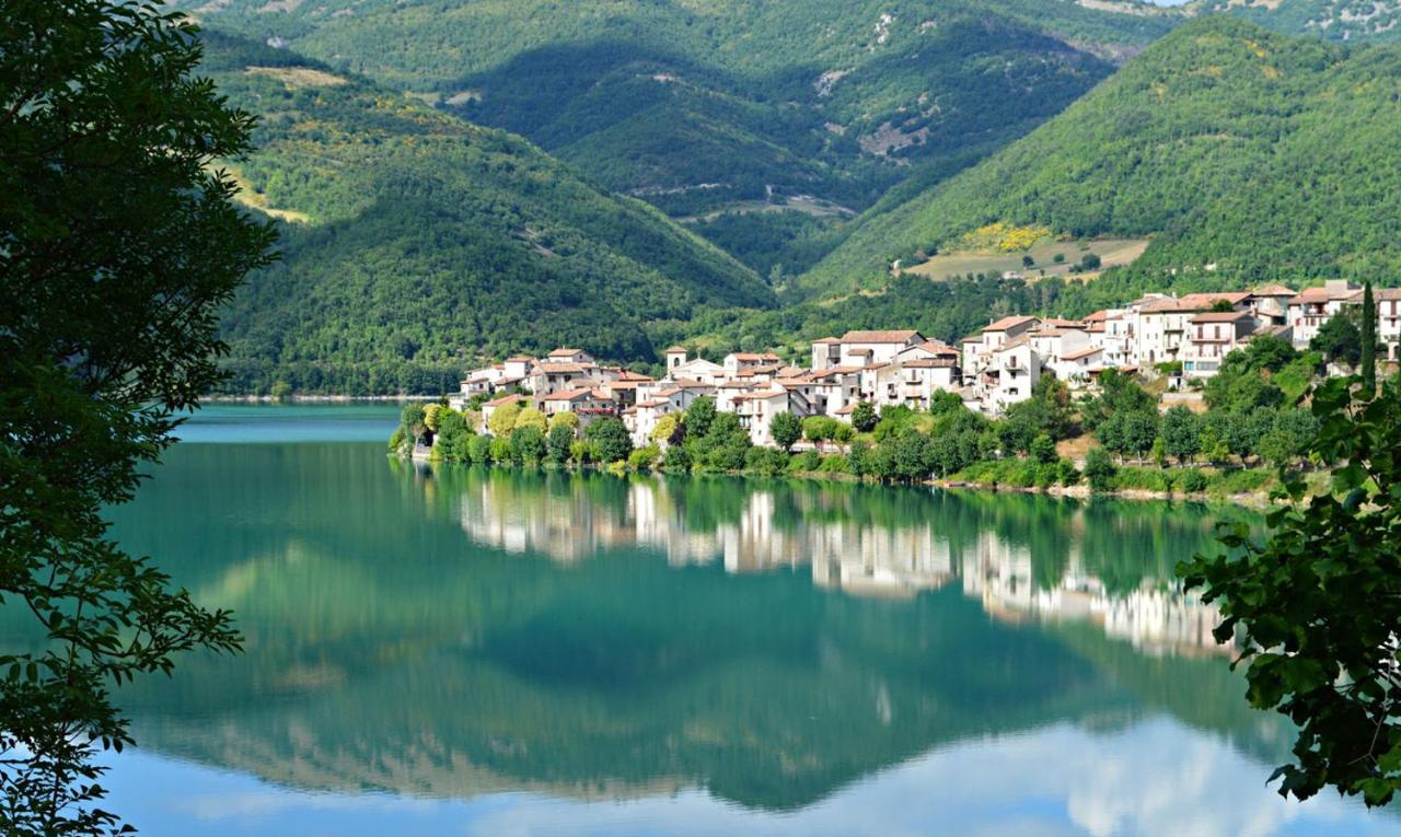 Casa Sul Lago Nonna Gio' Lejlighed Colle di Tora Eksteriør billede