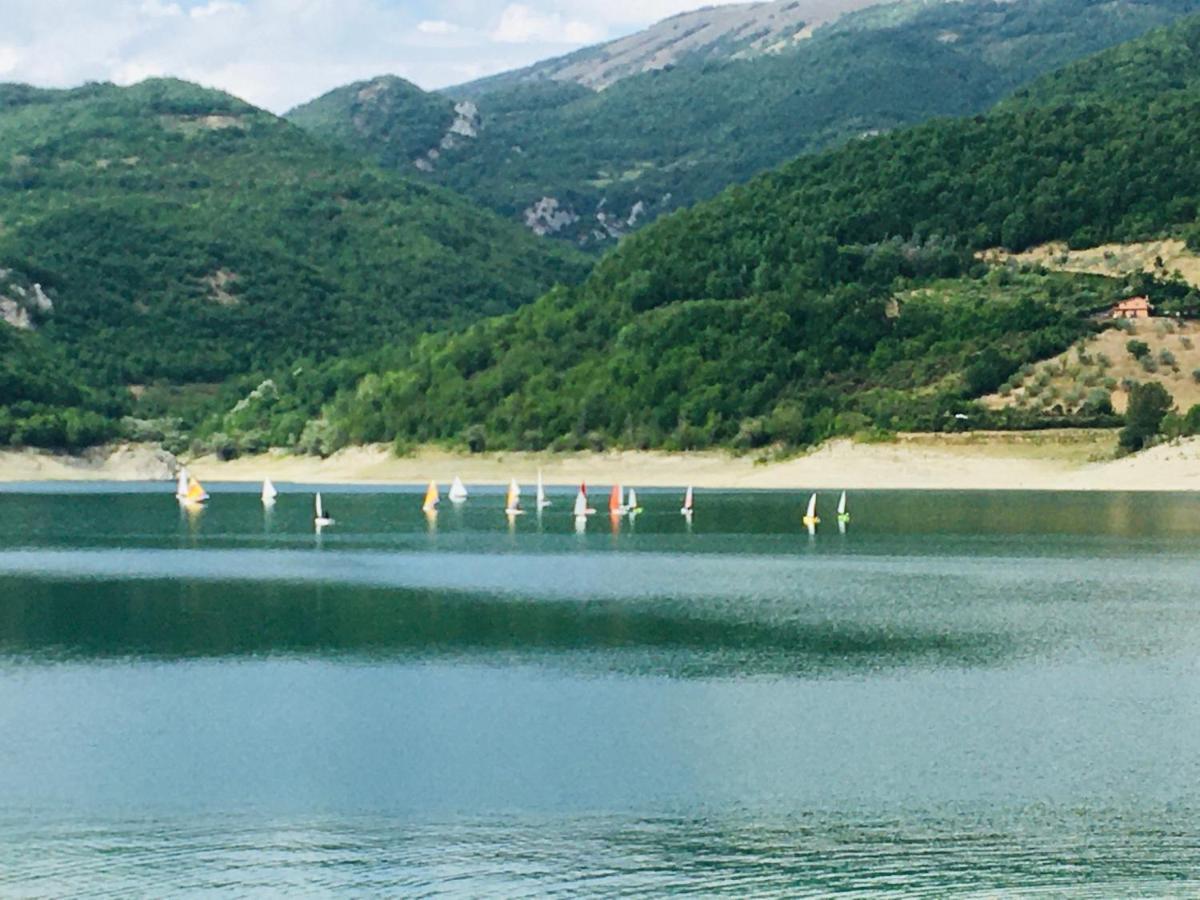 Casa Sul Lago Nonna Gio' Lejlighed Colle di Tora Eksteriør billede