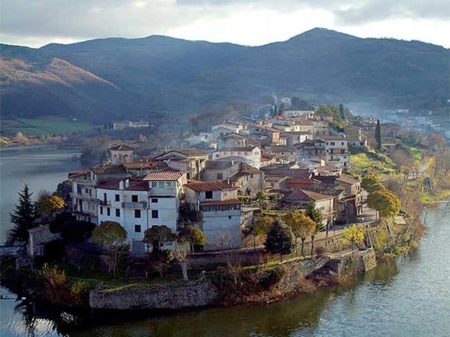 Casa Sul Lago Nonna Gio' Lejlighed Colle di Tora Eksteriør billede